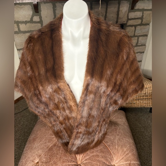 Leakas Fur genuine mink shawl